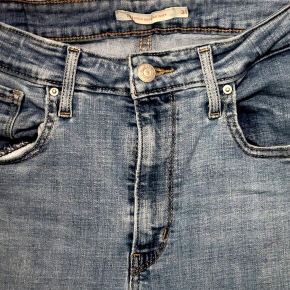 Levi's High Rise Light Wash Skinny Jeans Size 31 - Picture 2 of 10